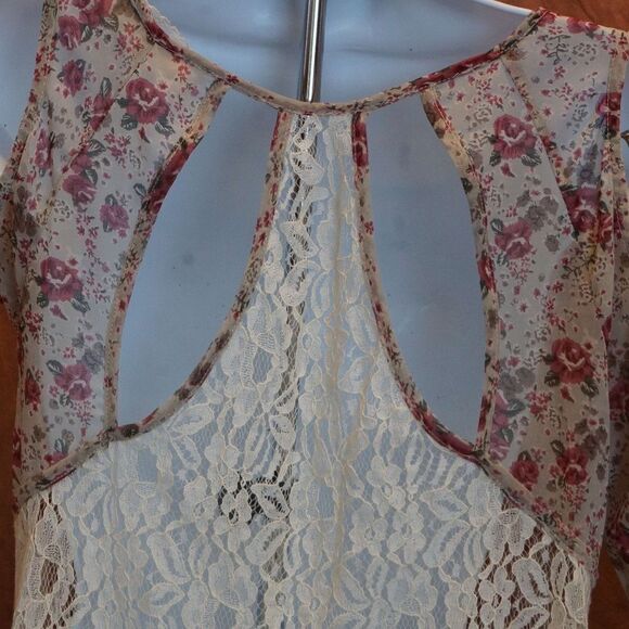 A'Reve Roses On Tan Sheer Cold Shoulder Blouse w/ Lace Racer Back  Bishop sleeve - Picture 3 of 7